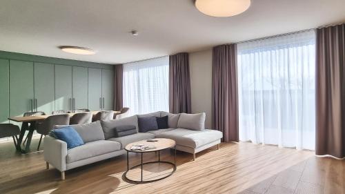 Voru Apartment | Võru Kodu 1-2: Pet-Friendly Oceanfront Retreat
