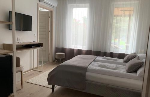 Etyek House | Völgy Vendégház: Top-Rated Retreat with Hot Tub & Kitchen