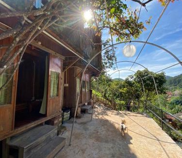 Da Lat House | Welcoming Vườn Nhà Củi: Family-Friendly Retreat with Hot Tub