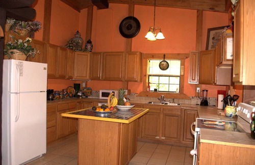 Brookeland House | Inviting Home in Sam Rayburn: Ideal for Family Getaways