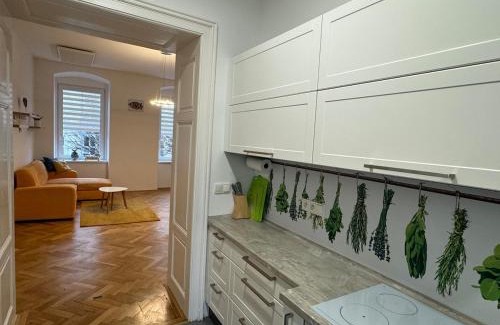 Znojmo Apartment | V centru Znojma s vybavením pro děti a garáží pro kola