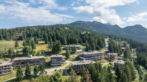 Chamrousse Apartment | Family-Friendly V du Bachat - SILENE A05, 4-Star Comfort