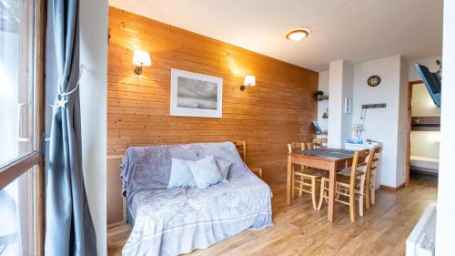 Chamrousse Apartment | Family-Friendly V du Bachat - SILENE A05, 4-Star Comfort