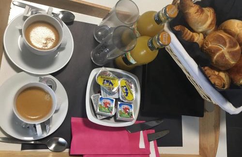 Rocourt Hotel | Elegant V E R O N E Rooms & Suites in Liège - Rocourt