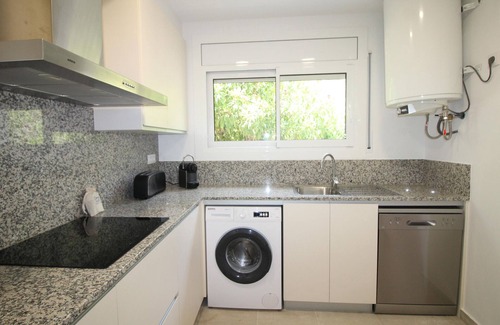Llanca House | Relaxing Villa Llançà: Ideal for Families and Pets