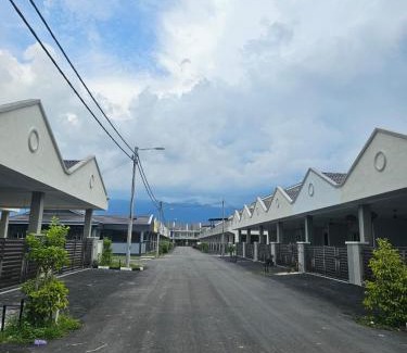 Asam Kumbang House | V-Home Taiping, 3BR, 7pax, Full Aircond, Wifi & Netflix, Early Bird Promo
