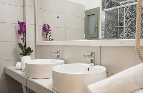 Delphi Hotel | Discover V Hotel Delphi: Guest Rated 9.8 with Spa & Dining