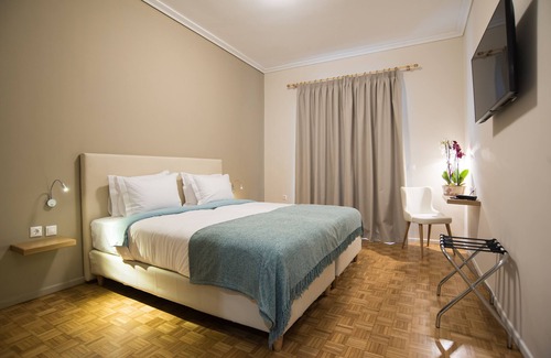 Delphi Hotel | Discover V Hotel Delphi: Guest Rated 9.8 with Spa & Dining