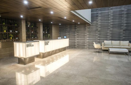 Dwaraka Nagar Hotel | Discover V Hotel: Family-Friendly with Great Amenities