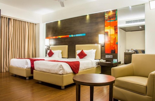 Dwaraka Nagar Hotel | Discover V Hotel: Family-Friendly with Great Amenities