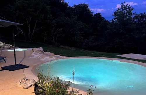 Cazillac Cabin | Discover V.i.p Refuge: Family-Friendly Escape Awaits