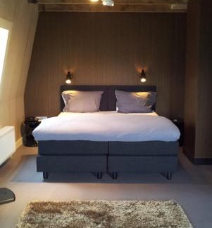 De Weteringschans Apartment | Discover V Lofts: Family-Friendly Retreat with High Ratings