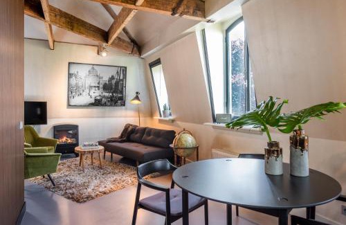 De Weteringschans Apartment | Discover V Lofts: Family-Friendly Retreat with High Ratings