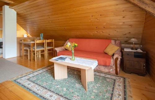 Srednja Vas v Bohinju Apartment | Family-Friendly Apartmaji Skantar with Hot Tub & Breakfast