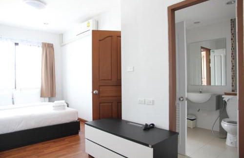 Tha Sala Hotel | Cozy V-twin Donjan Service Apartment - Child Friendly Retreat
