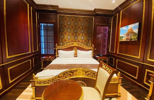 Svay Pao Hotel | Explore V V Hotel Battambang: Family-Friendly Retreat with Pool