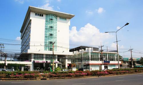 Chachoengsao Hotel | Discover V Verve Service Apartment Hotel with Family Amenities