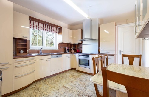 Perelada House | Experience Casa Mundo: Villa with Pool at Peralada Golf