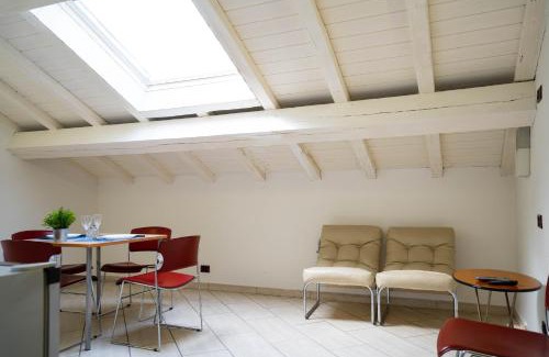 Novara Apartment | V12 Apartments: Guest Rated 8.3 & Pet Friendly Comfort