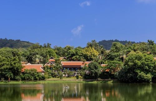 Rawai Villa | V238 Villa 6BR Lakefront Jacuzzi Sauna & Gym, Near Beach