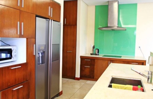Ngu Hanh Son Villa | V3: Your Ideal Getaway with Pool and Family-Friendly Amenities