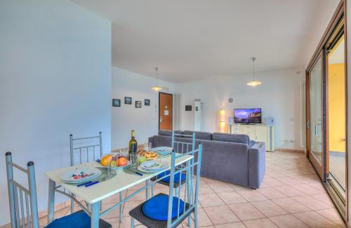 Tronzano Lago Maggiore Apartment | Scenic Va Pensiero sul Lago - Family-Friendly Retreat