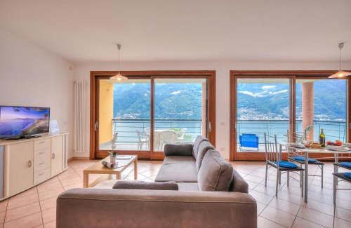 Tronzano Lago Maggiore Apartment | Scenic Va Pensiero sul Lago - Family-Friendly Retreat