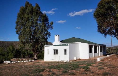 Baviaans Apartment | Pet-Friendly Vaalwater Lodge & Bush Camp with Pool Access