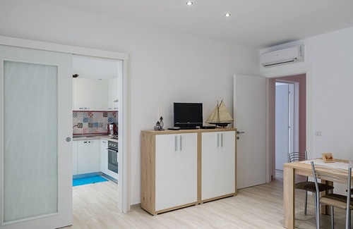 Posto Rosso House | Premier Vacation Home in Salento, Gallipoli with Pool