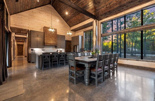 Pickens Cabin | Vacana L&S, 2 Cabins-Game Area-Roulette Arcade,Fun Slide,Pets