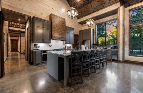 Pickens Cabin | Vacana L&S, 2 Cabins-Game Area-Roulette Arcade,Fun Slide,Pets