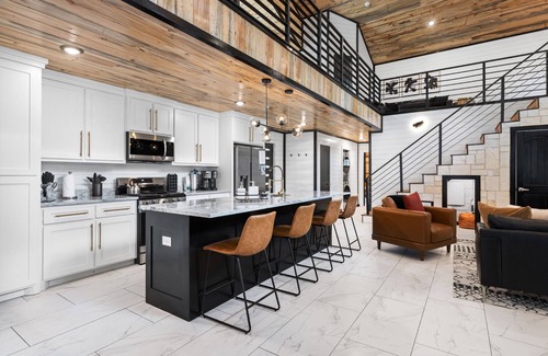 Pickens Cabin | Serene Retreat in the Woods with Hot Tub & Game Room