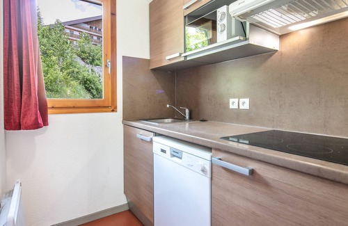 Gresse-en-Vercors House | Relax at Vacancéole - Les Gentianes with Spa and Kitchen