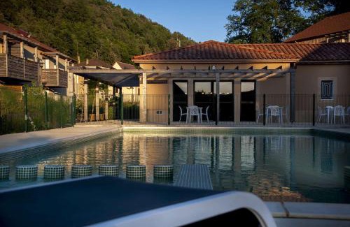 Les Eyzies Apartment | Comfortable Stay at Vacancéole - Résidence Le Clos du Rocher
