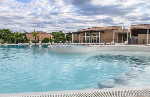 Aubignan Resort | Pet-Friendly Getaway at Vacanceole - Residence les Demeures du Ventoux