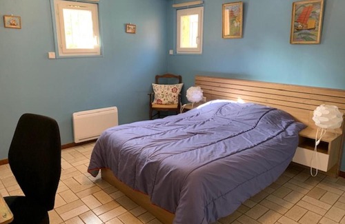 La Seyne-sur-Mer Apartment | Sun-Soaked Getaway: 200m from the Sea with Ocean Views