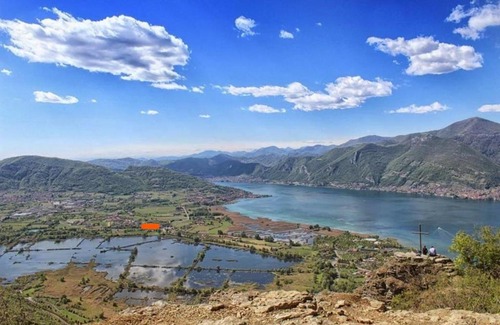 Cremignane Apartment | Pet-Friendly Retreat at Casa Vacanze Iseo & Franciacorta