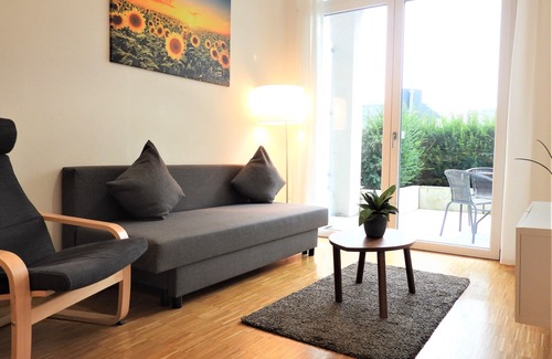 Endingen am Kaiserstuhl Apartment | Cozy 1-Bedroom Apartment with Kitchen & Breakfast Options