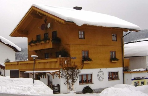 Bayerisch Eisenstein Apartment | Inviting Vacation Apartment with Equipped Eat-In Kitchen