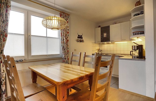 Zingst Apartment | Cozy Apartment for 4 Guests in Zingst with Pool Access