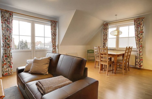 Zingst Apartment | Cozy Apartment for 4 Guests in Zingst with Pool Access