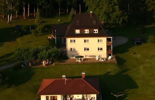 Unteruhldingen Apartment | Cozy Reichenau Apartment with Breakfast & Kitchen Access