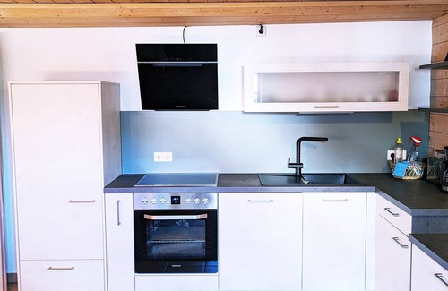 Hilzingen Apartment | Serene Blütenzauber Apartment with Family-Friendly Amenities