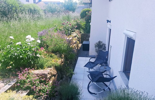 Hilzingen Apartment | Serene Blütenzauber Apartment with Family-Friendly Amenities