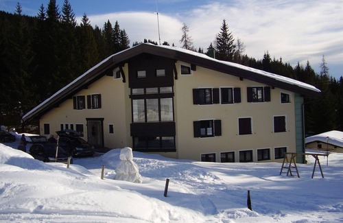 Muehlbach Am Hochkoenig Apartment | Cozy Hochkönig Retreat with Scenic Hiking at Your Doorstep