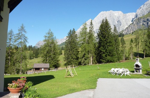 Muehlbach Am Hochkoenig Apartment | Cozy Hochkönig Retreat with Scenic Hiking at Your Doorstep
