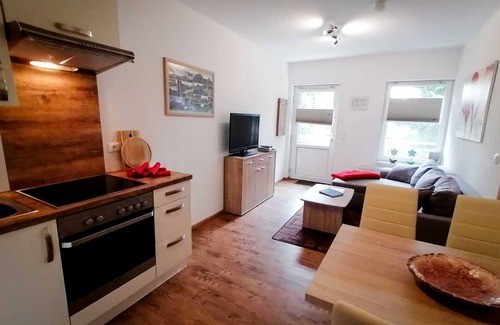 Zutzen Apartment | Guest Rated 9.8: Apartment 'Cherry' with Ocean View & Pool
