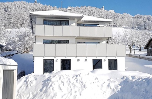 Hohenpeißenberg Apartment | Ideal Vacation Apartment for 2 in Hohenpeißenberg