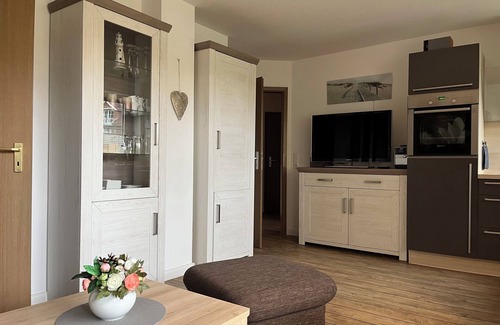 Niendorf Apartment | Oceanfront Apartment "Windrose" for 4 with Pool Access