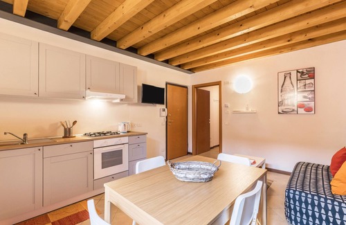Gardone Riviera Apartment | Oceanfront Vacation Apartment “Le Pleiadi Merope” with Wi-Fi